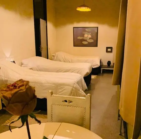 Standard Kolmen Hengen Huone, De Lotuspoort Met Mihr S B&b In De Abdij Van Bornem