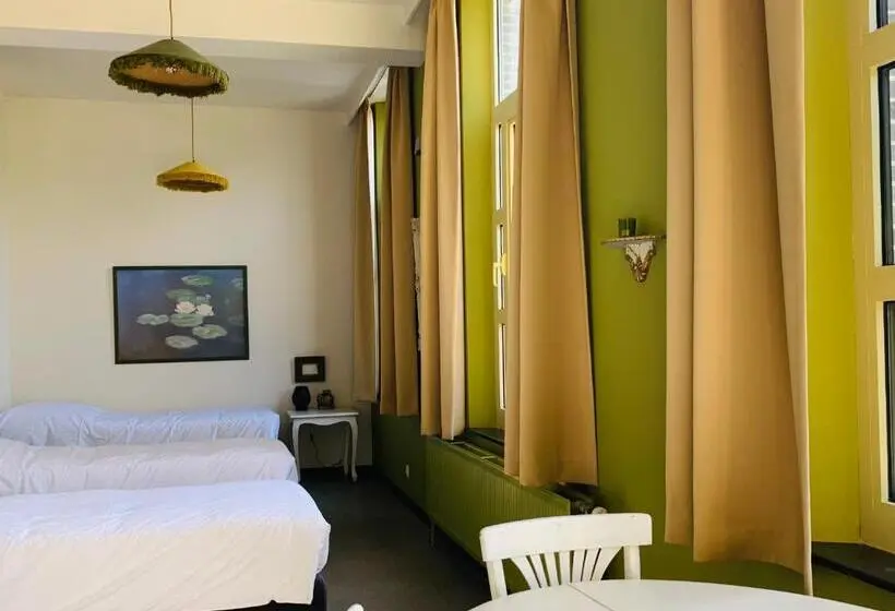 Standard Kolmen Hengen Huone, De Lotuspoort Met Mihr S B&b In De Abdij Van Bornem