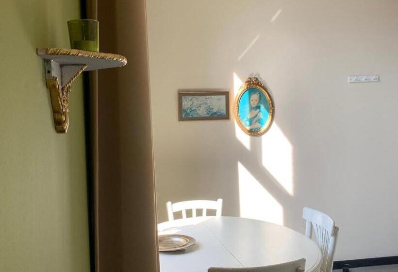 חדר סטנדרט לשלושה, De Lotuspoort Met Mihr S B&b In De Abdij Van Bornem