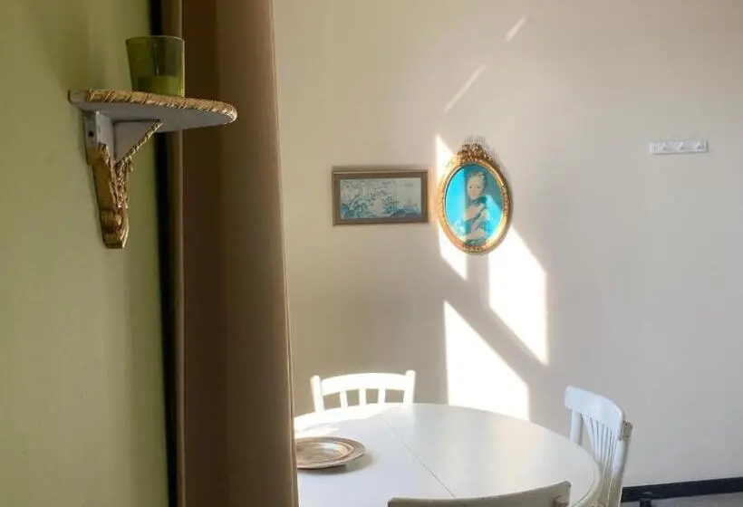 Standard Kolmen Hengen Huone, De Lotuspoort Met Mihr S B&b In De Abdij Van Bornem