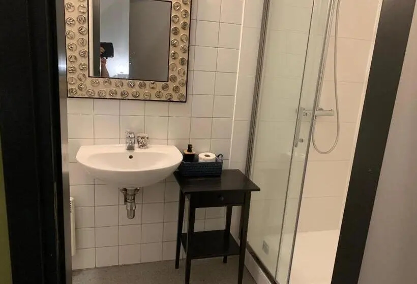 Perhehuone, De Lotuspoort Met Mihr S B&b In De Abdij Van Bornem
