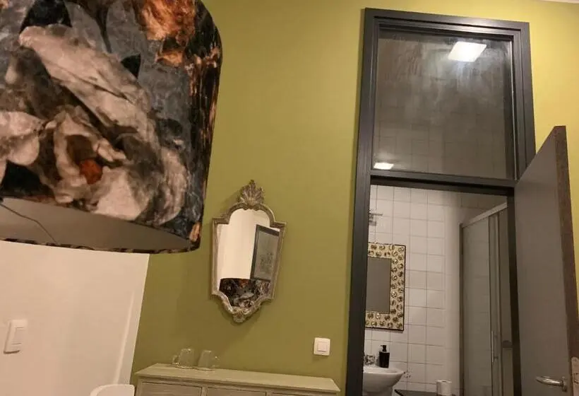 Perhehuone, De Lotuspoort Met Mihr S B&b In De Abdij Van Bornem