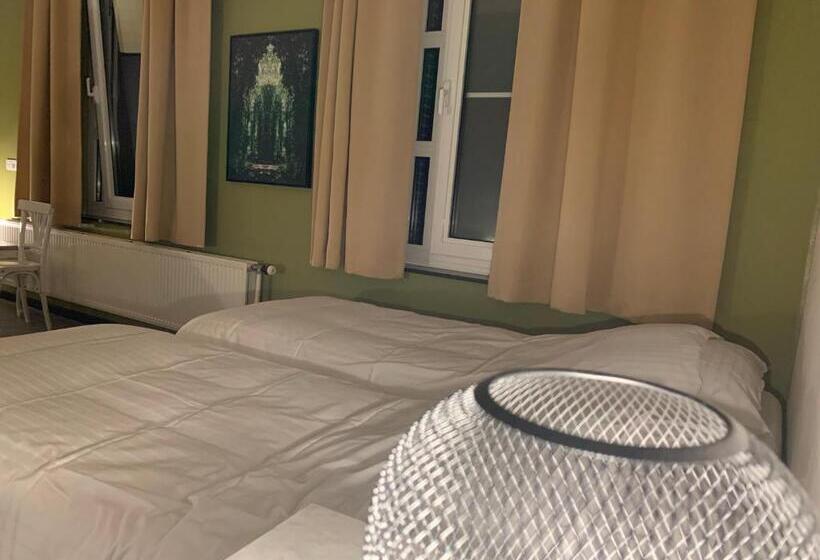 חדר משפחתי, De Lotuspoort Met Mihr S B&b In De Abdij Van Bornem