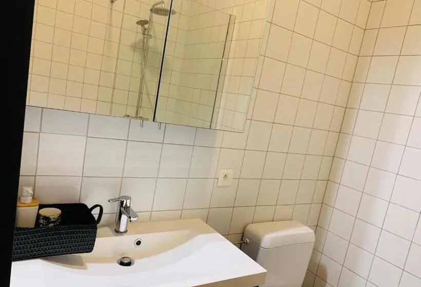 Sviitti Puutarhanäkymä, De Lotuspoort Met Mihr S B&b In De Abdij Van Bornem