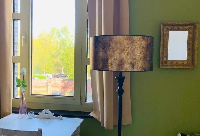 סוויטה נוף לגינה, De Lotuspoort Met Mihr S B&b In De Abdij Van Bornem