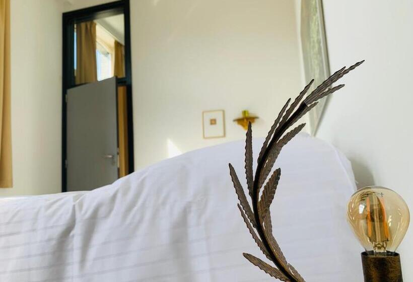 이코노미 룸, De Lotuspoort Met Mihr S B&b In De Abdij Van Bornem