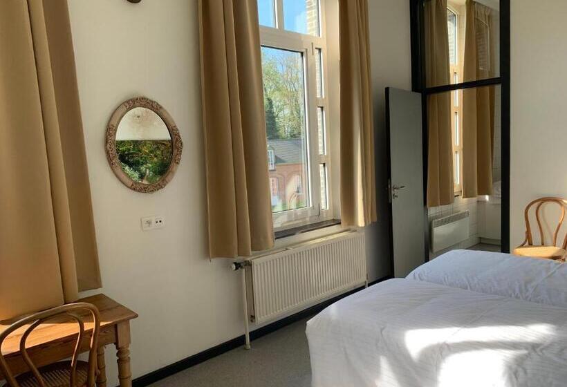 חדר אקונומי, De Lotuspoort Met Mihr S B&b In De Abdij Van Bornem