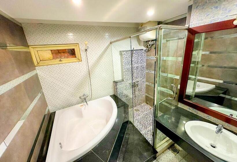 اتاق سوپریور با تخت بزرگ, Khách Sạn Nam Anh