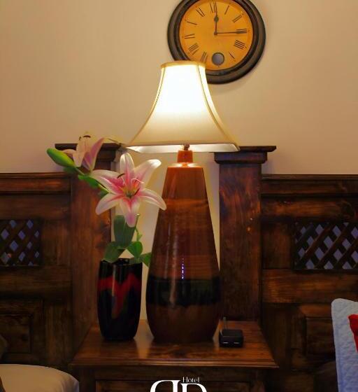 اتاق استاندارد سه نفره, Pasillo Rholyn