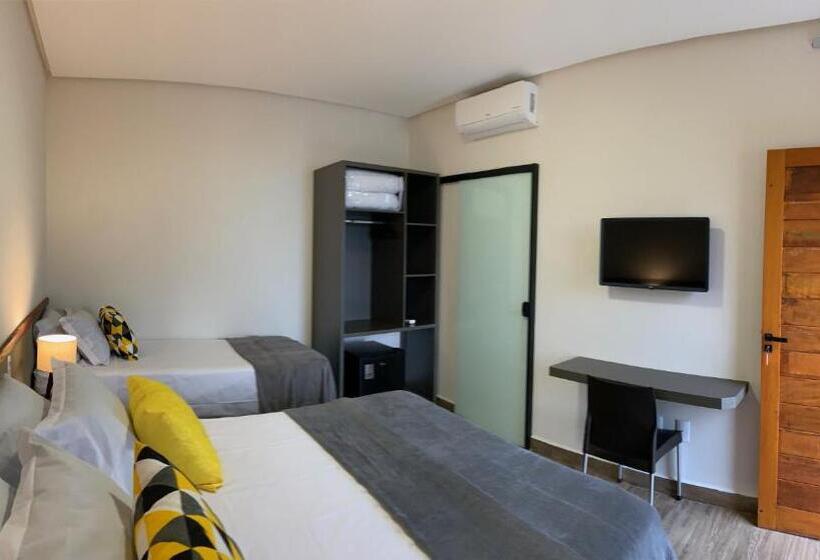 수피리어 트리플 룸, Pousada Saudadocê