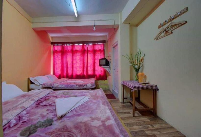 غرفة قياسية رباعية, Twilight Lodge