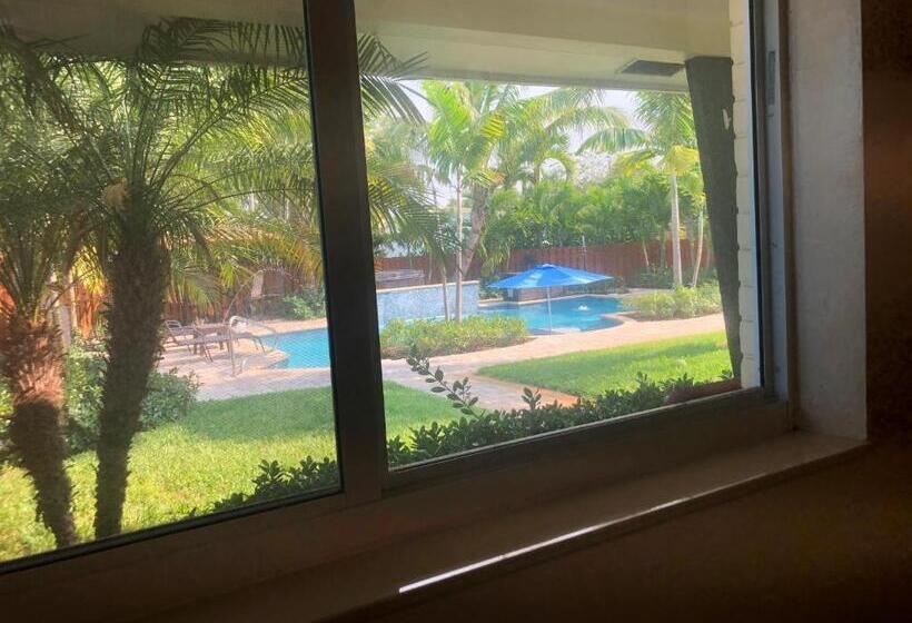 חדר סטנדרט, Billy S Resort Clothing Optional  Men Only   Solo Hombres