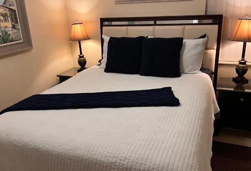 标准间, Billy S Resort Clothing Optional  Men Only   Solo Hombres