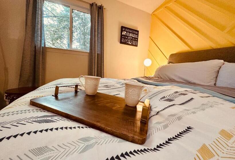 غرفة ديلوكس سرير كينج, Tranquil Mountain Refuge Cabin In Santa Cruz