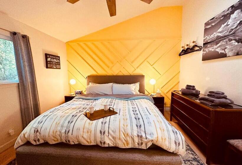 غرفة ديلوكس سرير كينج, Tranquil Mountain Refuge Cabin In Santa Cruz
