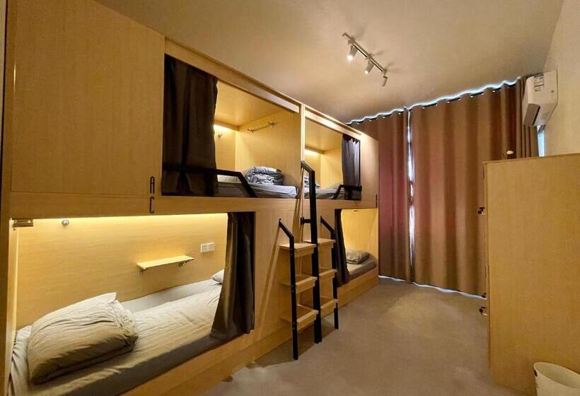 Кровать в Общей Комнате, Pomelo Hostel Xingping