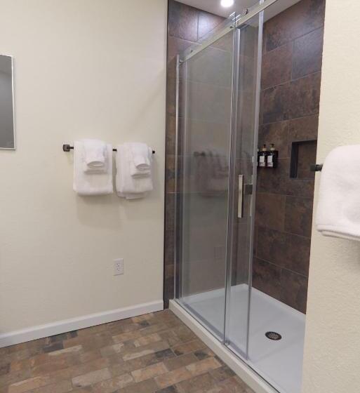 غرفة قياسية, The Nuwray Hotel & Carriage House