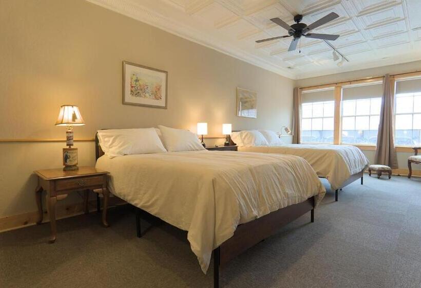 غرفة قياسية, The Nuwray Hotel & Carriage House