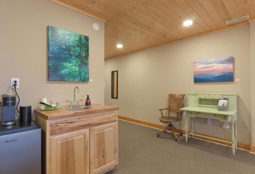 غرفة قياسية, The Nuwray Hotel & Carriage House