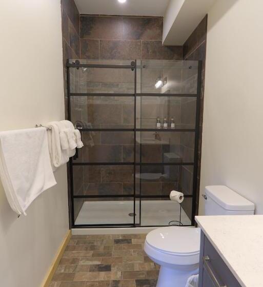 Апартаменты 2 Спальни, The Nuwray Hotel & Carriage House