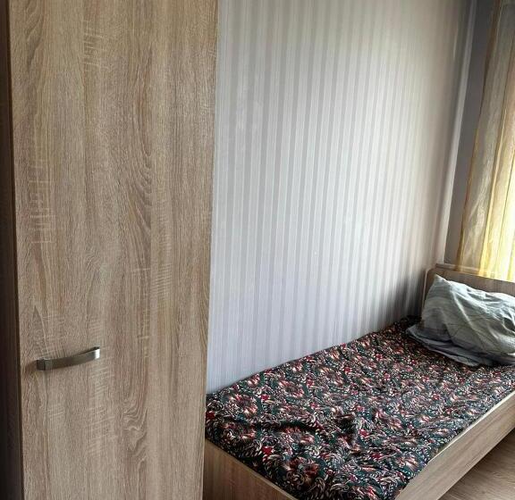 اتاق اکونومی, Aila Hostel