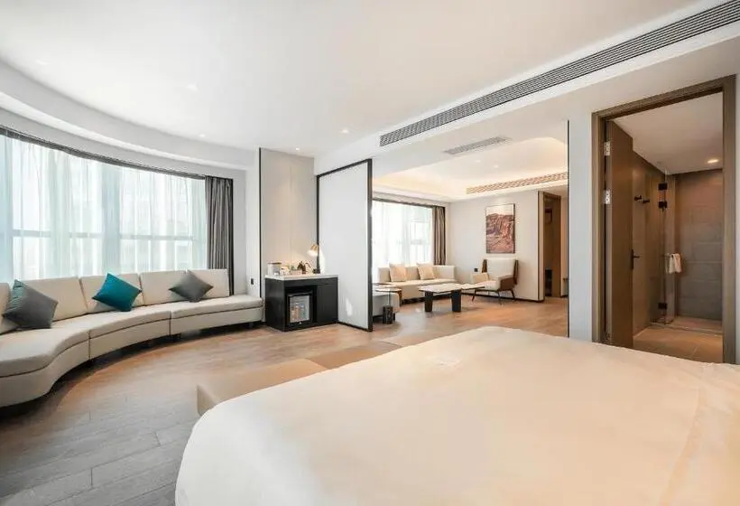 スイート, Atour Hotel Chengdu East Station Greenland 468 Center