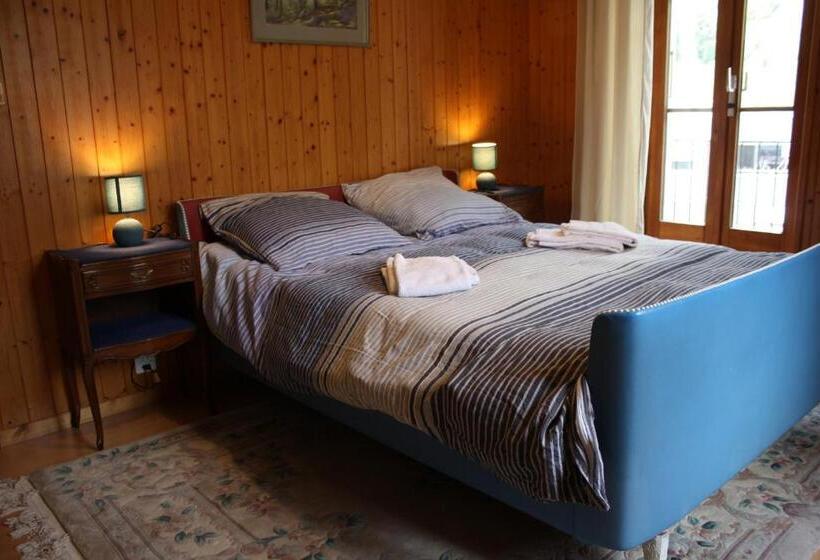 带共用浴室的标准房间, La Petite Auberge