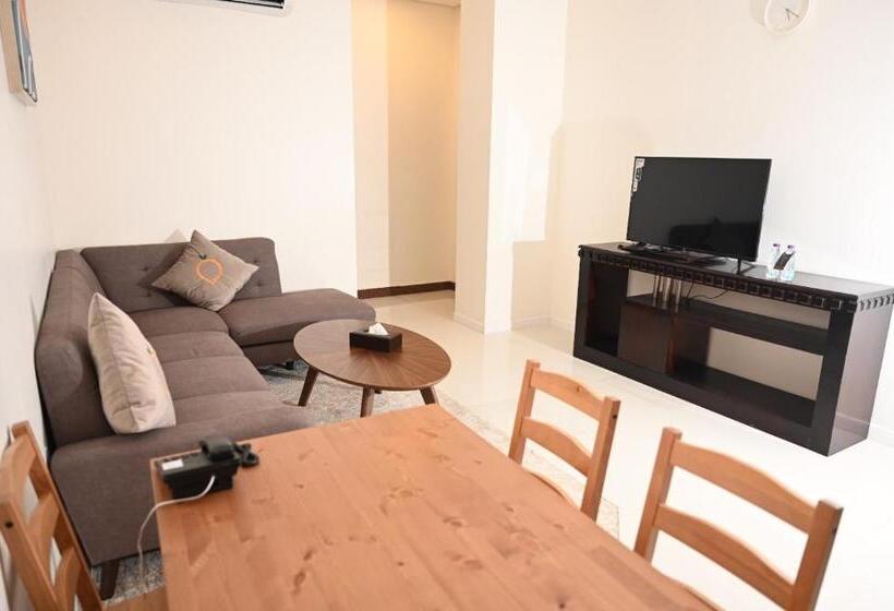 דירת שלושה חדרים, بالمر للشقق المخدومة