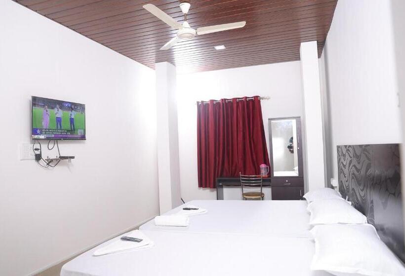 Трехместный Номер Deluxe, Ace Suites