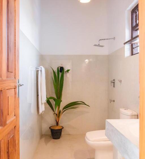 스탠다드 룸 킹사이즈 침대, Amaroo Hikkaduwa