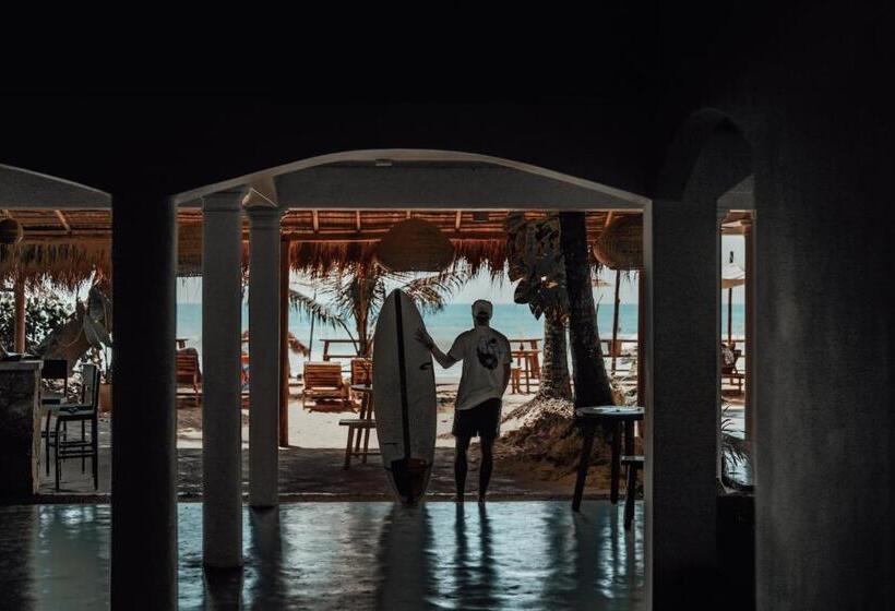 Quarto Quádruplo Estandar Vista Mar, Amaroo Hikkaduwa
