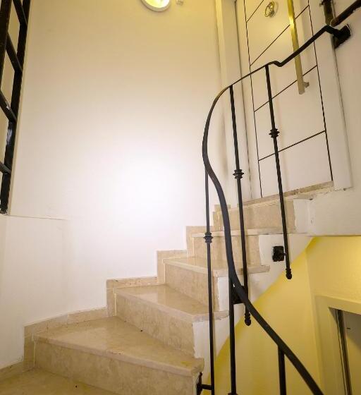 Family Suite, Joe Black Apart