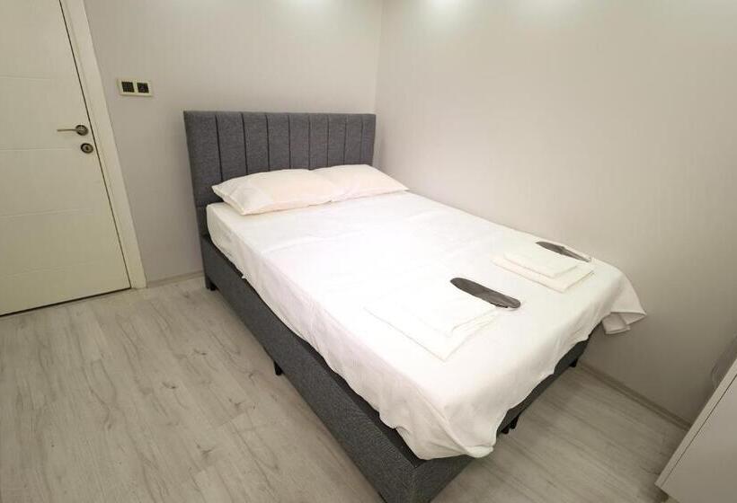 Family Suite, Joe Black Apart