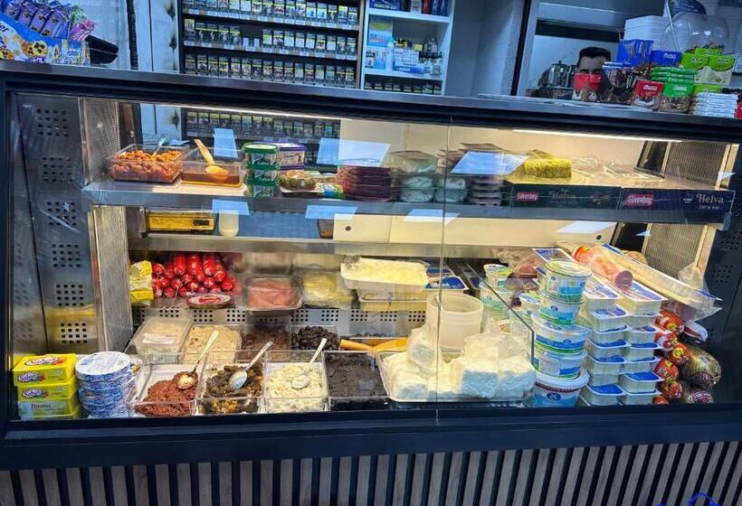 Family Suite, Joe Black Apart