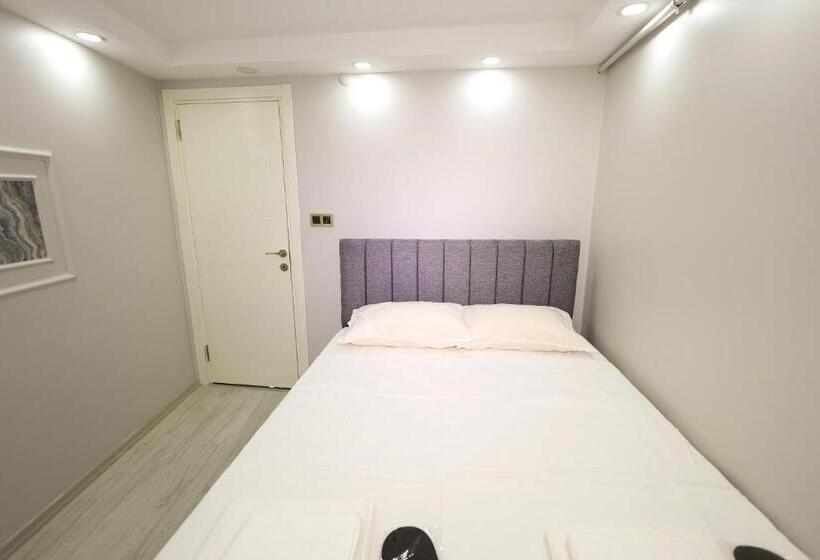 Трехместный Номер Deluxe, Joe Black Apart