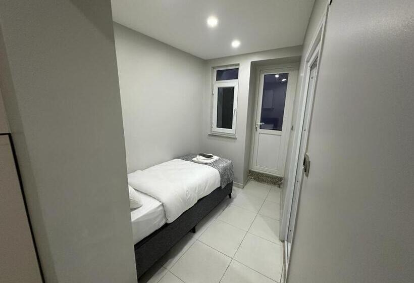 Трехместный Номер Deluxe, Joe Black Apart