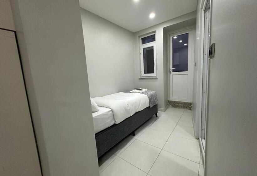 Трехместный Номер Deluxe, Joe Black Apart