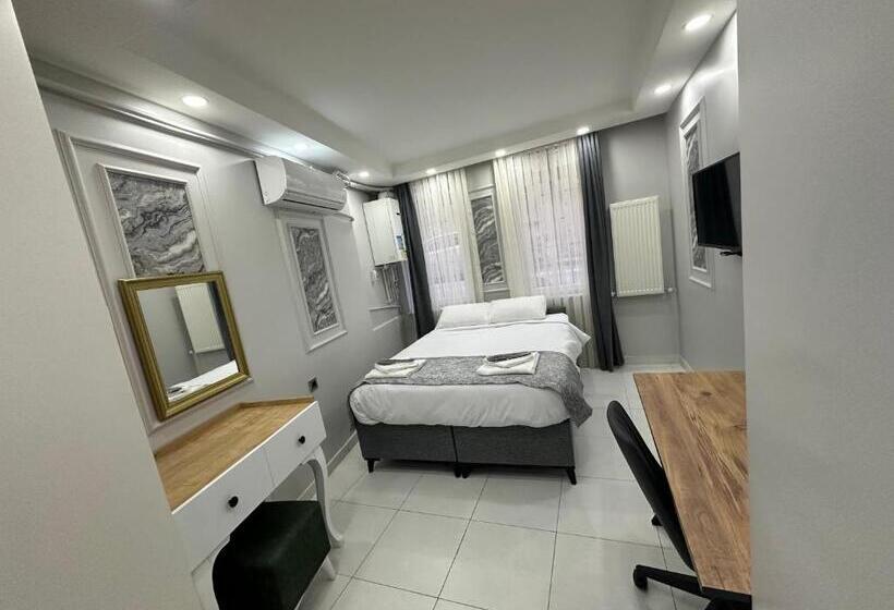 Трехместный Номер Deluxe, Joe Black Apart