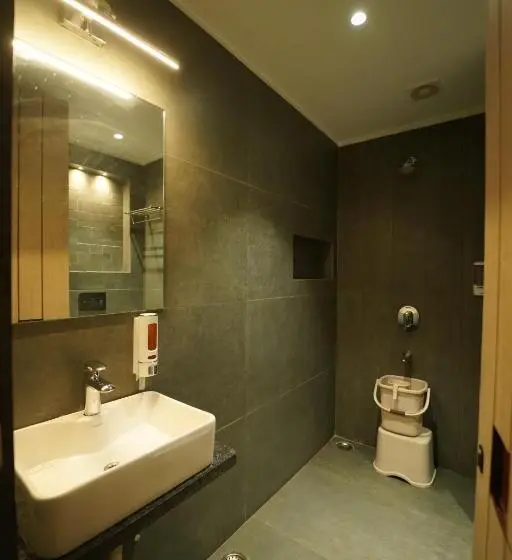 Standardzimmer, Laksh