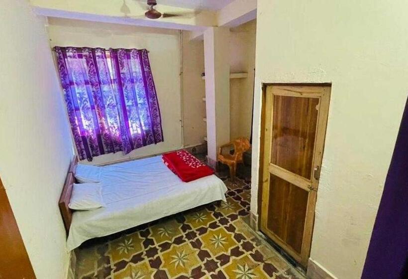 트리플 클래식 룸, Oyo K. K