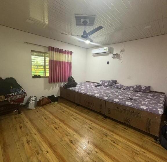 غرفة عائلية, Sahyadri Farmhouse