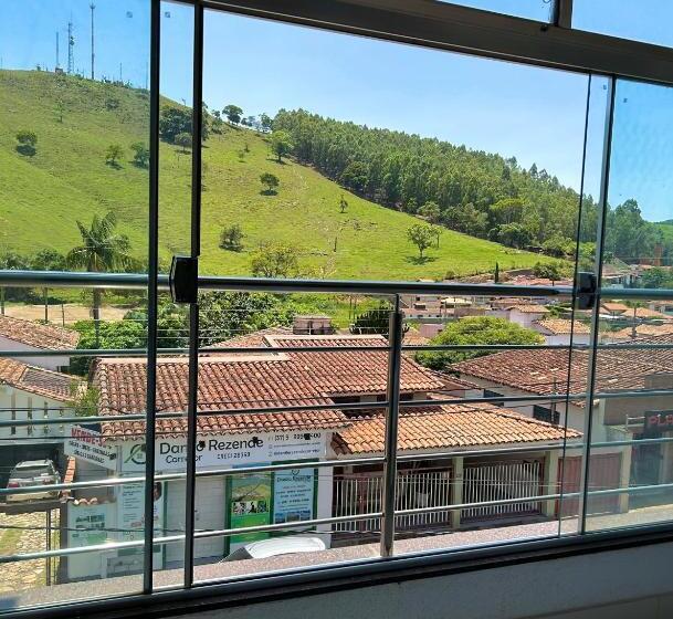 Quarto Triplo Standard com Vista, Suites Silva