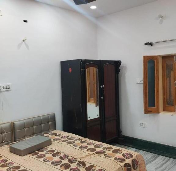 اتاق خانوادگی, Ab Guest House { Home Stay}