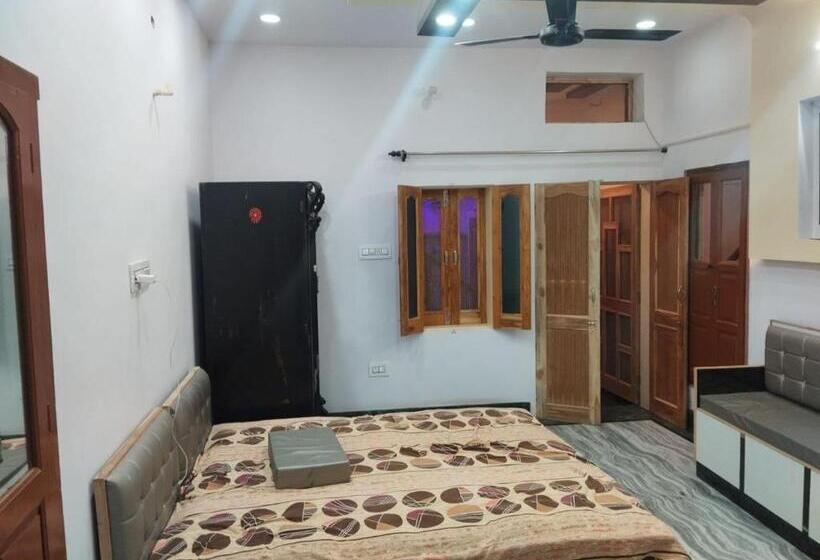 اتاق خانوادگی, Ab Guest House { Home Stay}