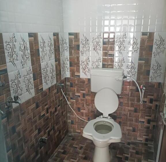 اتاق استاندارد با سرویس بهداشتی مشترک, Shri Gamya Guest House