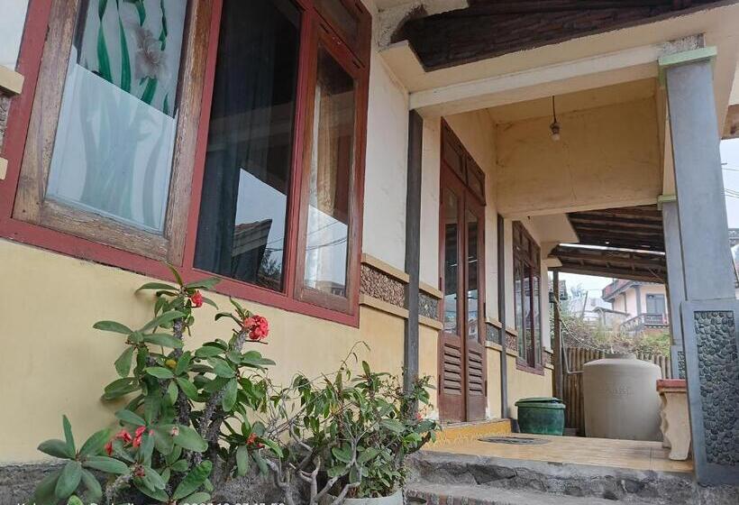 スタンダードルーム, Warung Rizka2