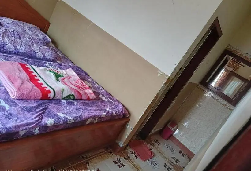 StandaardKamer, Warung Rizka2