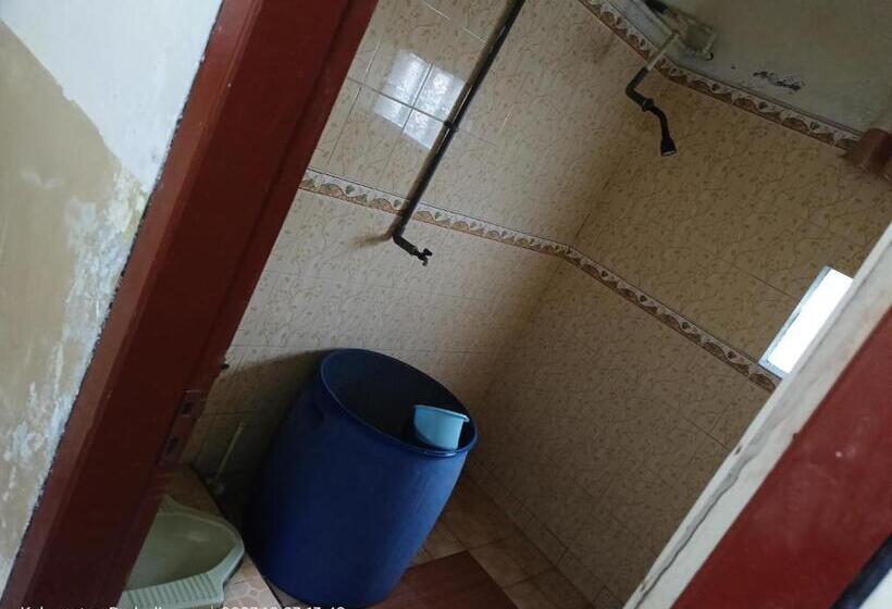 スタンダードルーム, Warung Rizka2