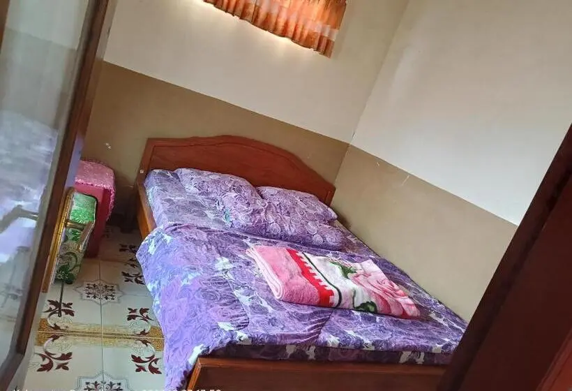 StandaardKamer, Warung Rizka2