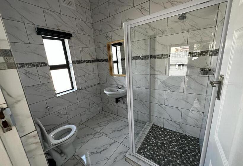 スタンダードルーム, Zuri Place